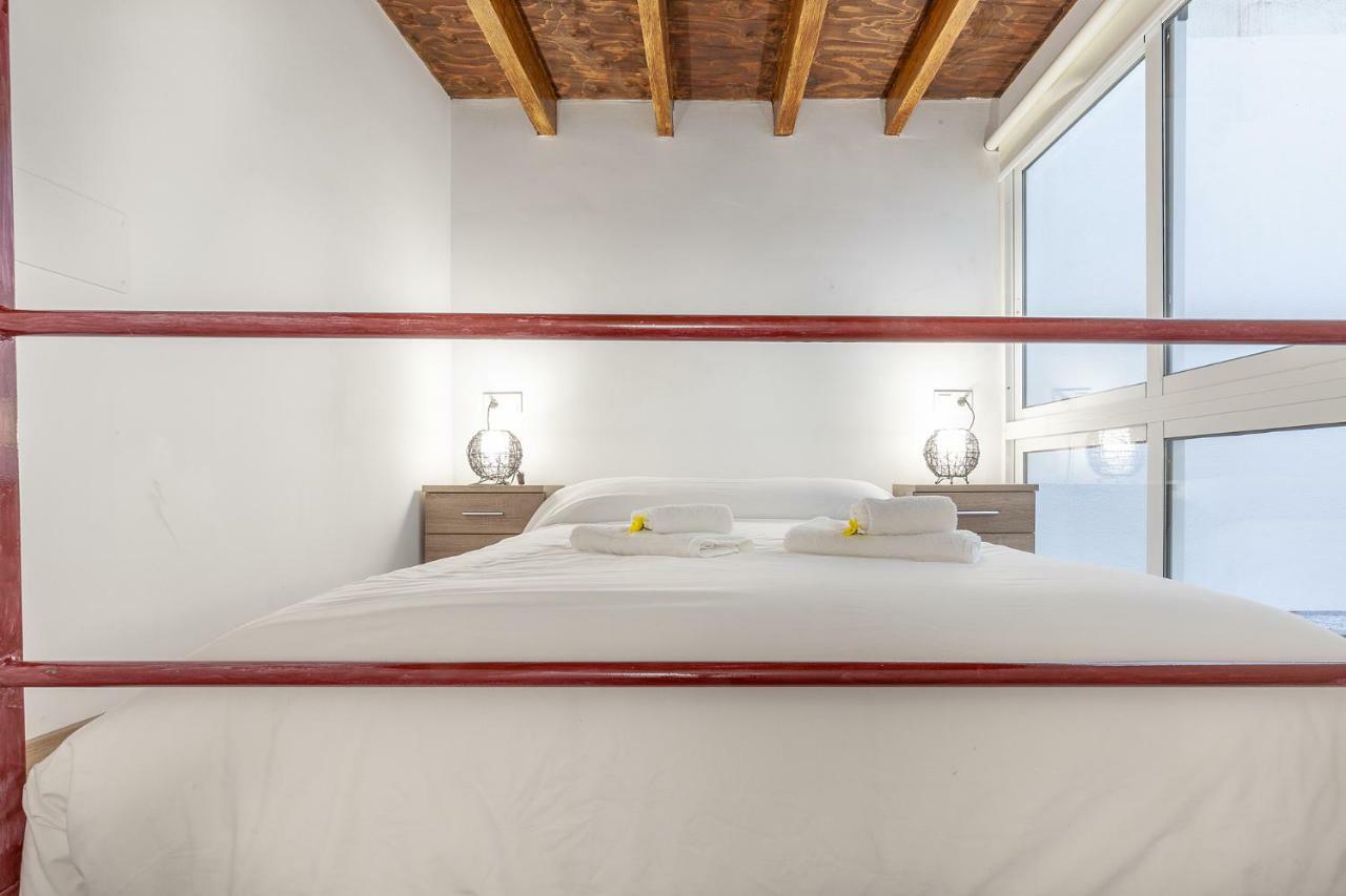 Pasaje de amores der · Descanso en casa y vida cultural y monumentos 4 px Sevilla Exterior foto