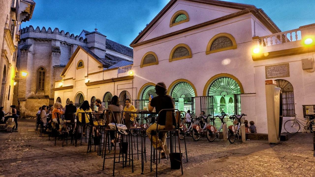 Pasaje de amores der · Descanso en casa y vida cultural y monumentos 4 px Sevilla Exterior foto